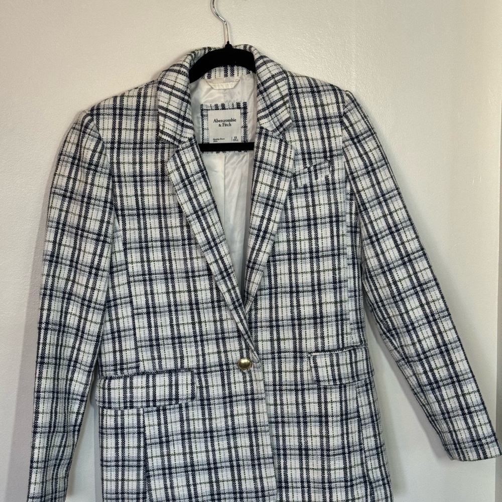 Abercrombie & Fitch White and Navy Plaid Tailored Blazer
